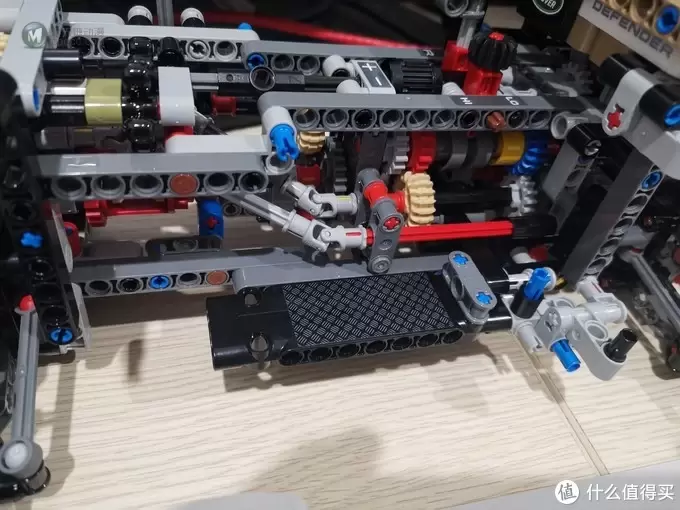 老杨的玩具仓库 篇三十九：LEGO 机械组系列 42110 路虎卫士越野车 评测