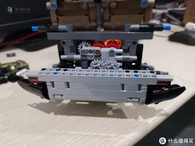 老杨的玩具仓库 篇三十九：LEGO 机械组系列 42110 路虎卫士越野车 评测