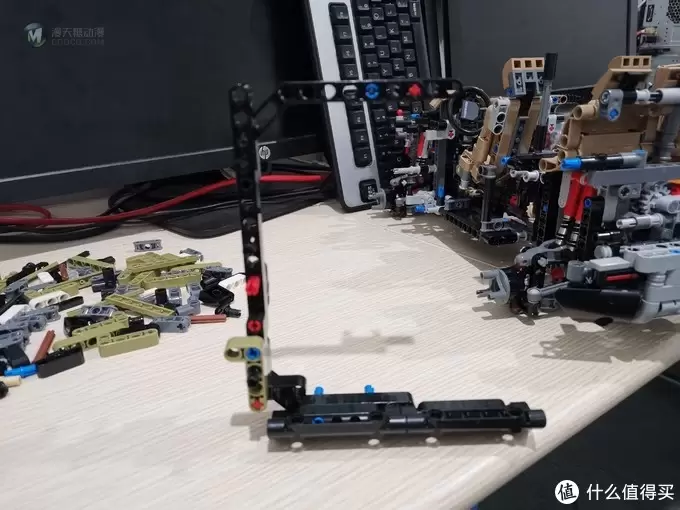 老杨的玩具仓库 篇三十九：LEGO 机械组系列 42110 路虎卫士越野车 评测