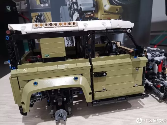 老杨的玩具仓库 篇三十九：LEGO 机械组系列 42110 路虎卫士越野车 评测