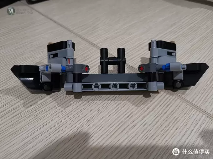 老杨的玩具仓库 篇三十九：LEGO 机械组系列 42110 路虎卫士越野车 评测