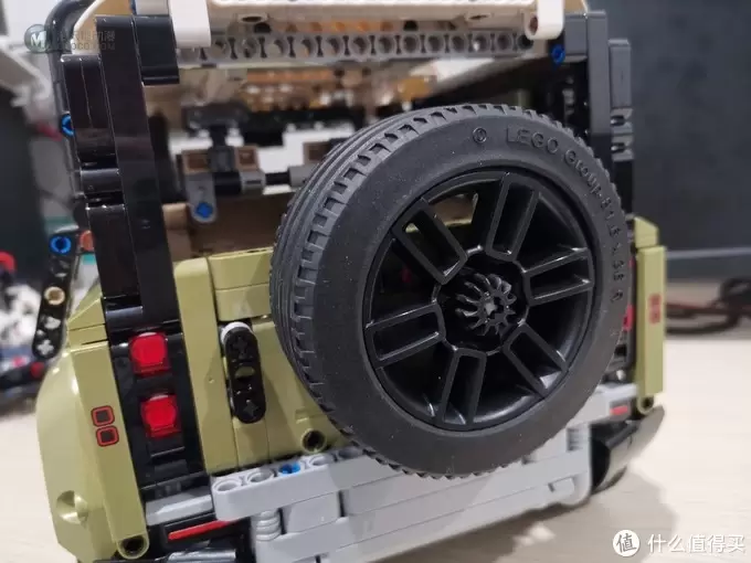 老杨的玩具仓库 篇三十九：LEGO 机械组系列 42110 路虎卫士越野车 评测