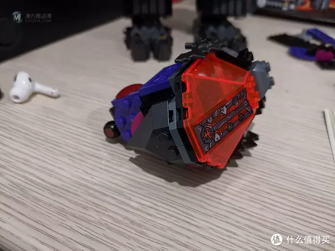 老杨的玩具仓库 篇三十四：LEGO 80010 牛魔王烈火战甲 评测