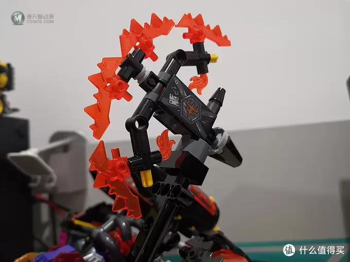 老杨的玩具仓库 篇三十四：LEGO 80010 牛魔王烈火战甲 评测