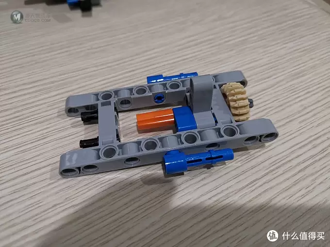 老杨的玩具仓库 篇二十九：LEGO 42099全新智能遥控四驱越野车