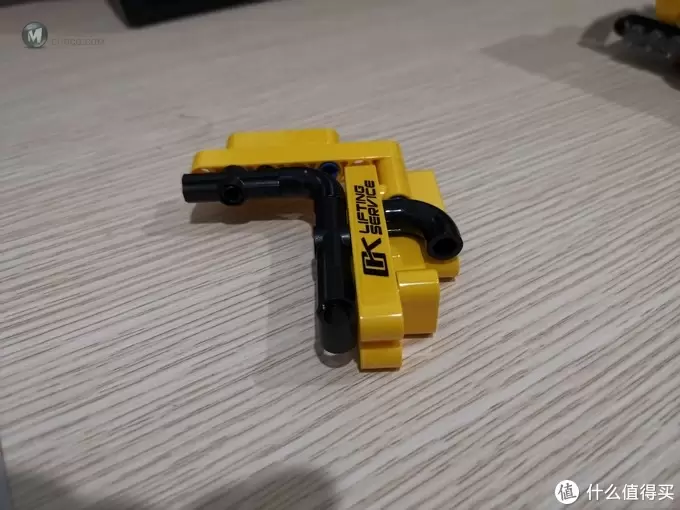 老杨的玩具仓库 篇二十七：LEGO 42108 移动起重机