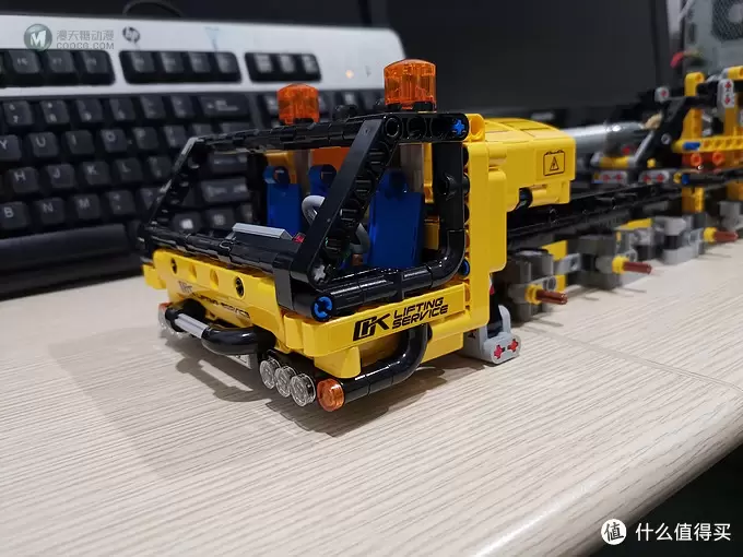 老杨的玩具仓库 篇二十七：LEGO 42108 移动起重机