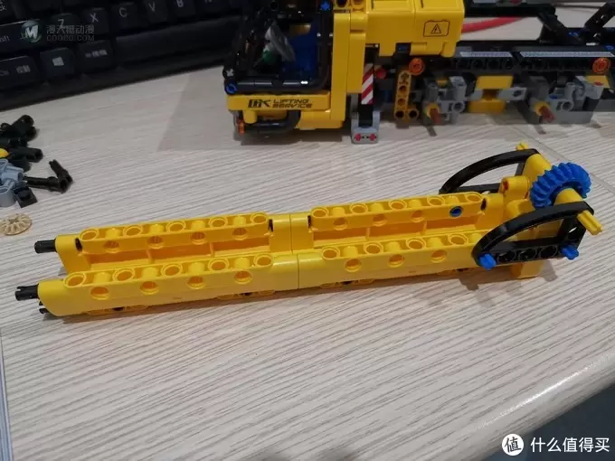 老杨的玩具仓库 篇二十七：LEGO 42108 移动起重机