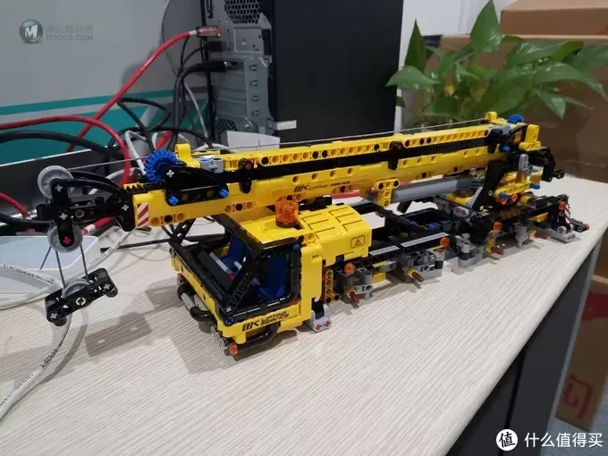 老杨的玩具仓库 篇二十七：LEGO 42108 移动起重机