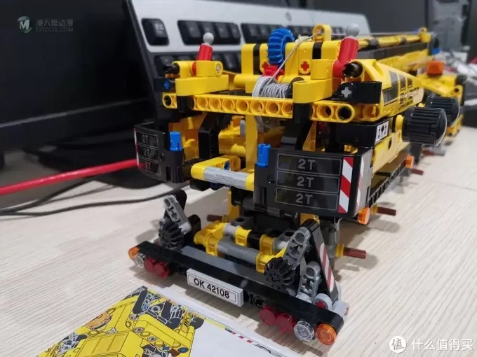 老杨的玩具仓库 篇二十七：LEGO 42108 移动起重机