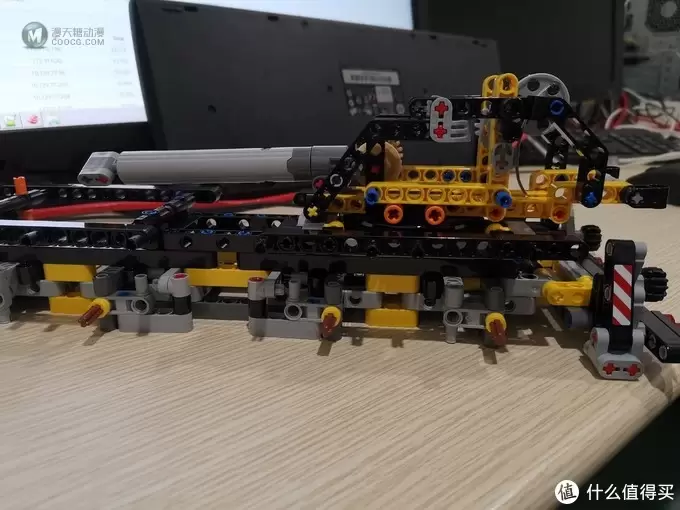 老杨的玩具仓库 篇二十七：LEGO 42108 移动起重机