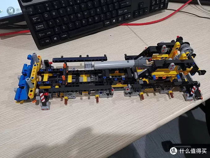 老杨的玩具仓库 篇二十七：LEGO 42108 移动起重机