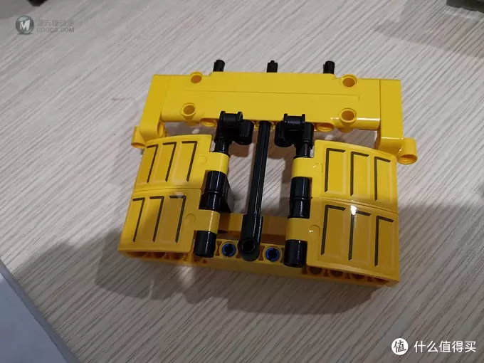 老杨的玩具仓库 篇二十七：LEGO 42108 移动起重机