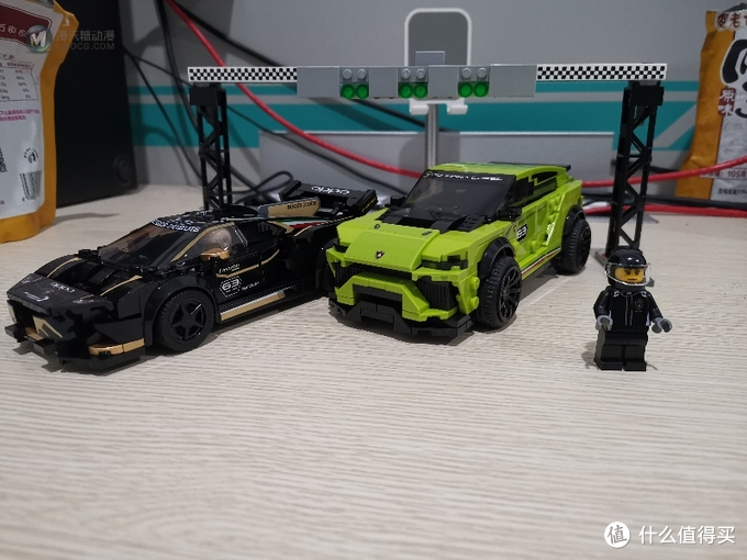 老杨的玩具仓库 篇二十四：LEGO 76899 兰博基尼 Huracán 和 Urus 