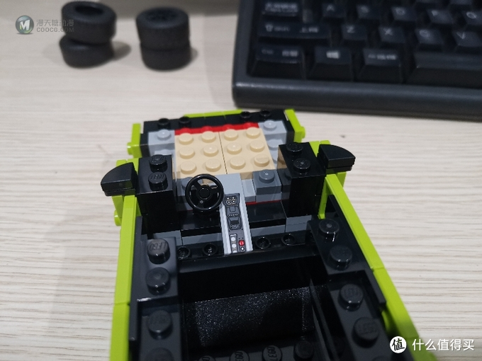 老杨的玩具仓库 篇二十四：LEGO 76899 兰博基尼 Huracán 和 Urus 