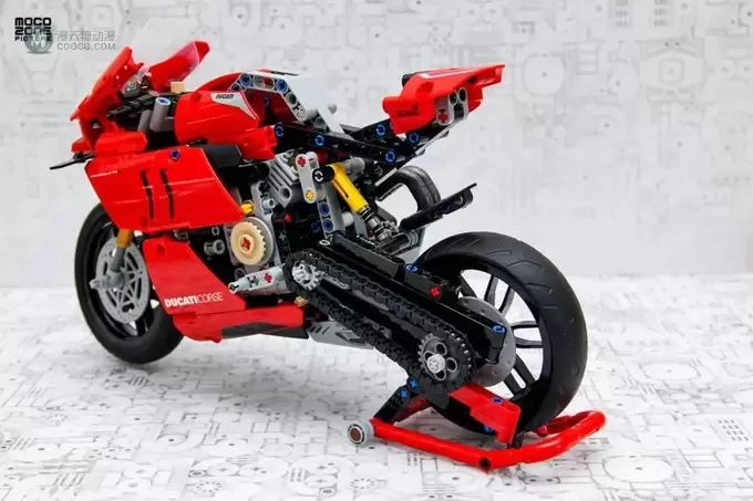 乐高科技系列新品42107杜卡迪Panigale V4 R测评