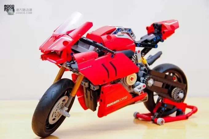 乐高科技系列新品42107杜卡迪Panigale V4 R测评