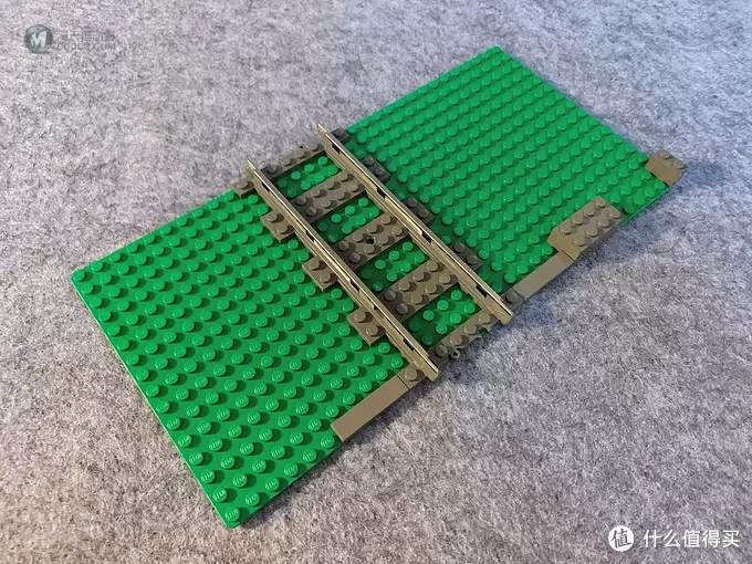 LEGO 10128 火车平交道口