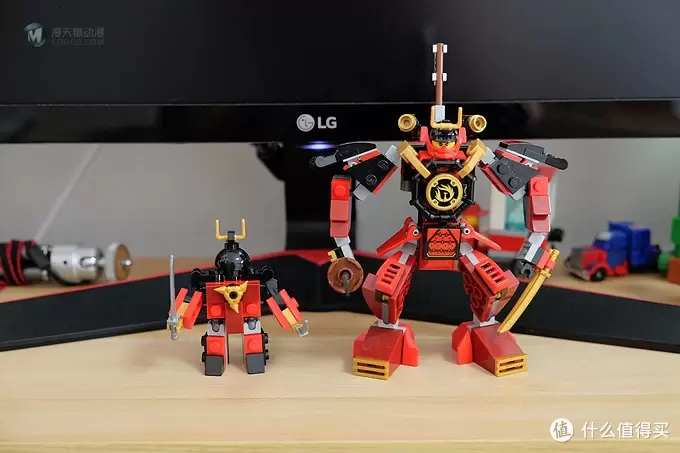 这个拼砌包有点意思——LEGO 乐高 30379 大地威能机甲 & 30533 武士机甲