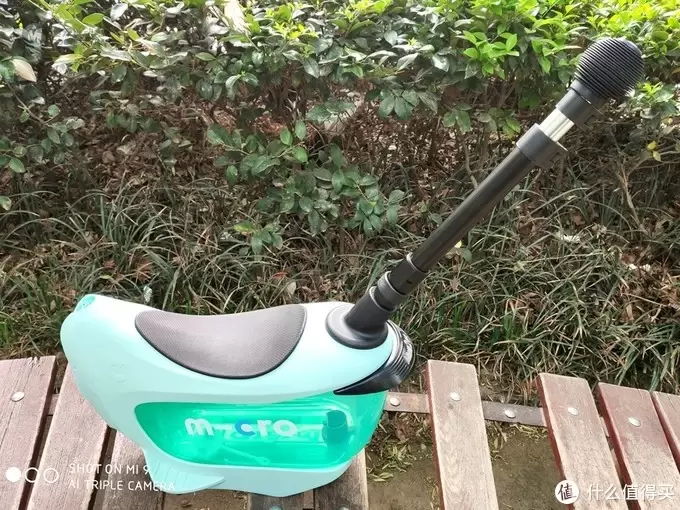 我的滑板车可以变形哦，瑞士micro迈古米高三合一迷你储物滑板车