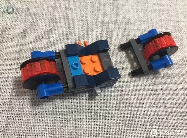 蓝色盔甲未来骑士拼砌包30376
