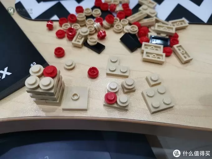 乐高（LEGO）建筑系列—桌面上的自由女神像