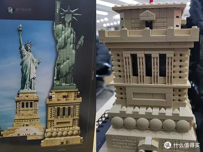 乐高（LEGO）建筑系列—桌面上的自由女神像