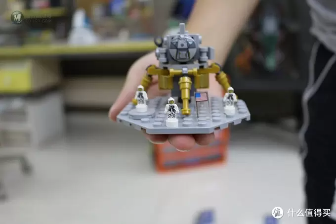 不惑大叔的legogo 篇十二：带我去月球，重力轻浮你我—LEGO 乐高 21309 土星五号火箭