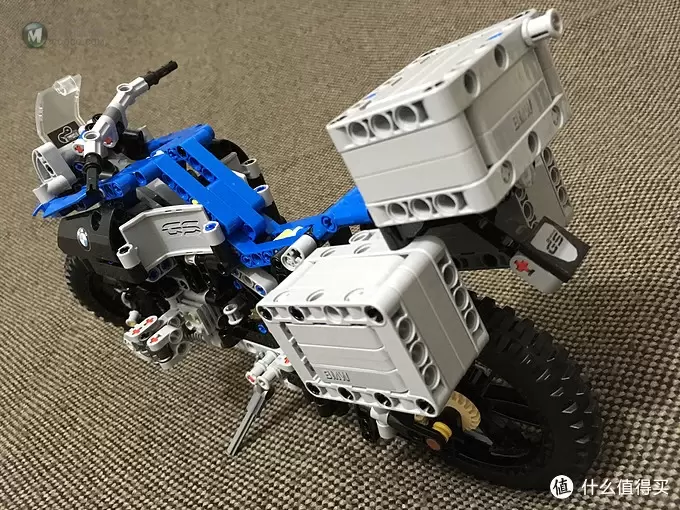 我的LEGO科技系列 篇二：买得起的宝马摩托 — BMW 宝马 42063 R1200 GS 摩托车