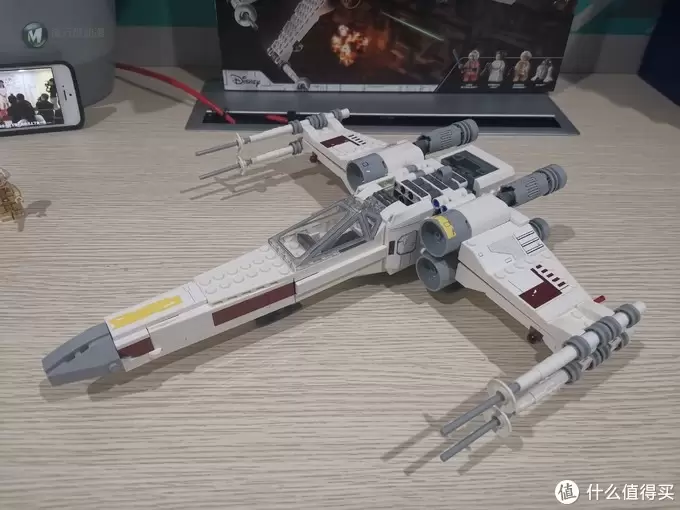 老杨的玩具仓库 篇六十：LEGO 星战系列 75301 卢克·天行者的X翼战机