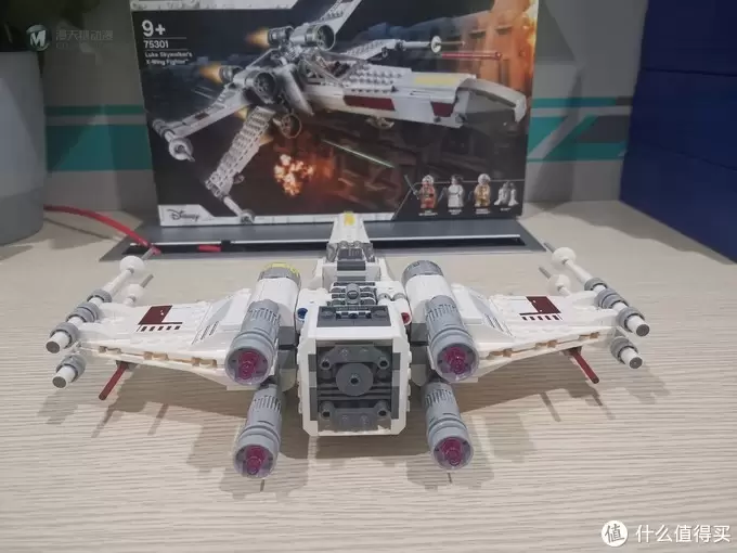 老杨的玩具仓库 篇六十：LEGO 星战系列 75301 卢克·天行者的X翼战机