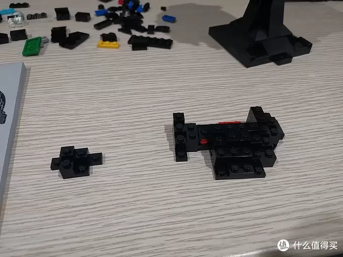 老杨的玩具仓库 篇五十：LEGO 星球大战 40周年 头盔系列 75274 钛战机驾驶员头盔 评测