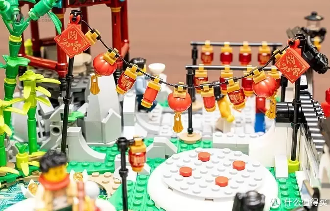 带娃看买不起的年货系列-乐高 LEGO「新春元宵灯会-“生活再苦我-也要活的精彩”