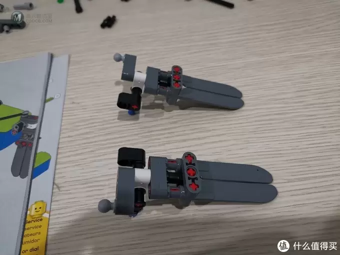 LEGO 科技机械组系列 42105 漂浮双体船 评测