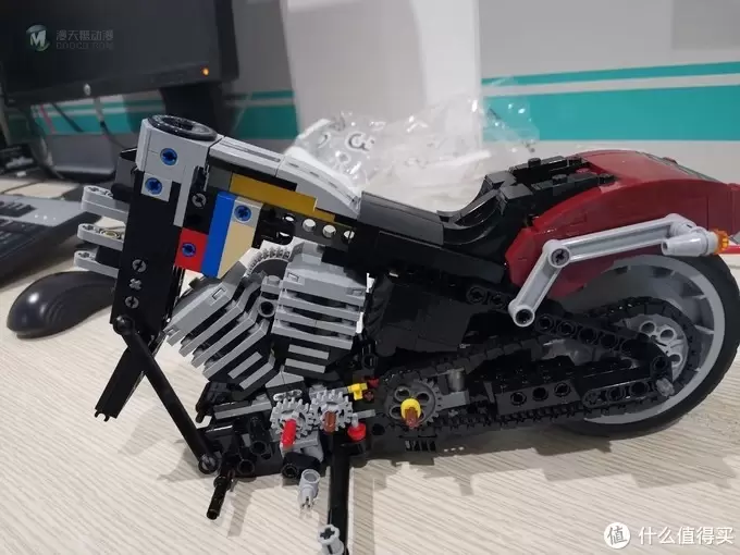 老杨的玩具仓库 篇四十六：LEGO 创意组系列 10269 哈雷肥仔摩托车 评测