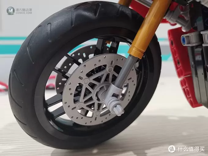 老杨的玩具仓库 篇四十五：LEGO 机械组系列 42107杜卡迪 Panigale V4 R评测