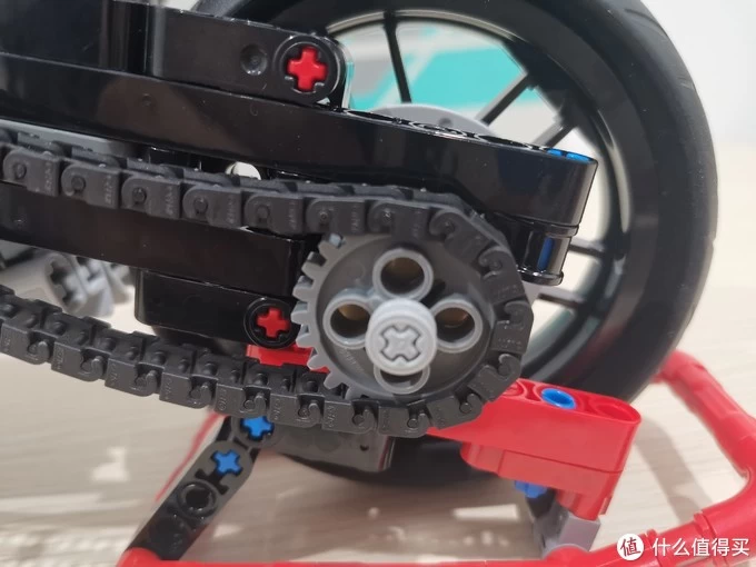 老杨的玩具仓库 篇四十五：LEGO 机械组系列 42107杜卡迪 Panigale V4 R评测