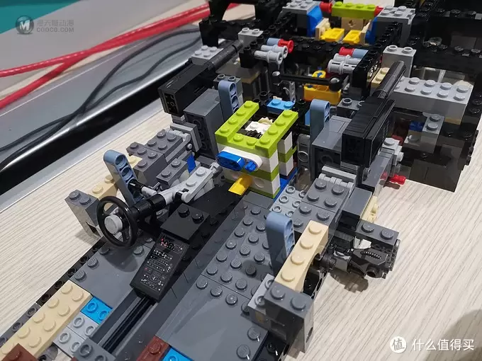 老杨的玩具仓库 篇四十一：LEGO 76139 史上最帅蝙蝠侠战车 1989 Batmobile 评测 图多杀猫