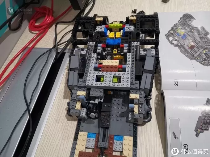 老杨的玩具仓库 篇四十一：LEGO 76139 史上最帅蝙蝠侠战车 1989 Batmobile 评测 图多杀猫