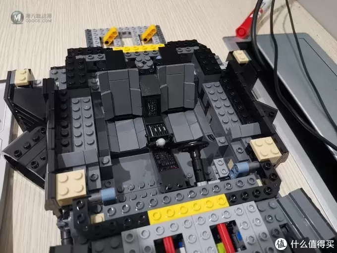 老杨的玩具仓库 篇四十一：LEGO 76139 史上最帅蝙蝠侠战车 1989 Batmobile 评测 图多杀猫