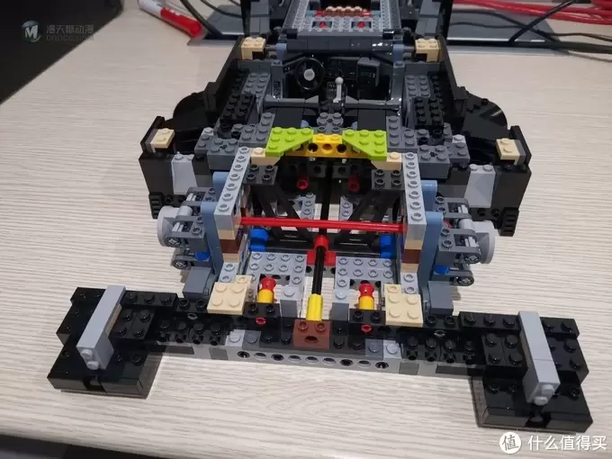 老杨的玩具仓库 篇四十一：LEGO 76139 史上最帅蝙蝠侠战车 1989 Batmobile 评测 图多杀猫