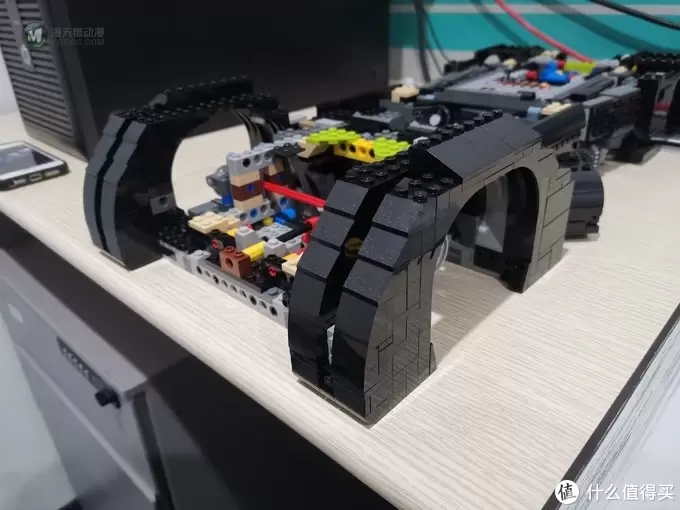 老杨的玩具仓库 篇四十一：LEGO 76139 史上最帅蝙蝠侠战车 1989 Batmobile 评测 图多杀猫