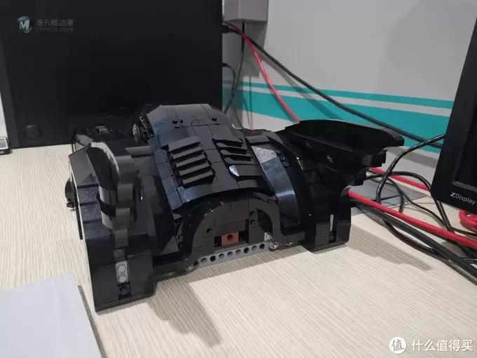 老杨的玩具仓库 篇四十一：LEGO 76139 史上最帅蝙蝠侠战车 1989 Batmobile 评测 图多杀猫