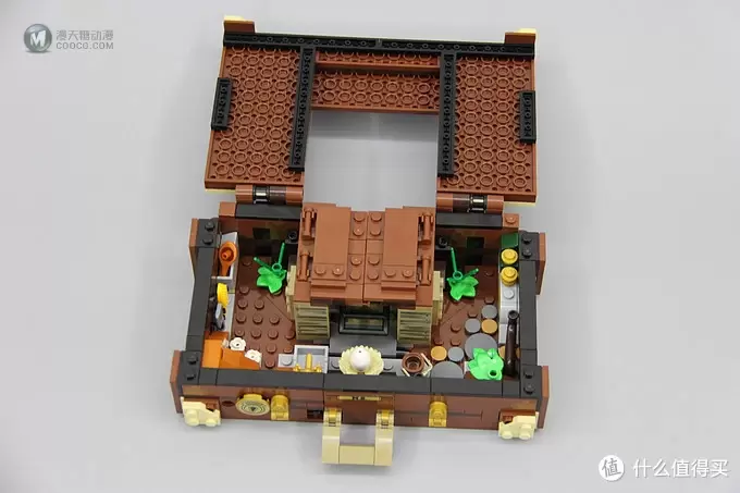 揭盖有惊喜：乐高神奇动物在哪里之纽特的皮箱（LEGO75952）