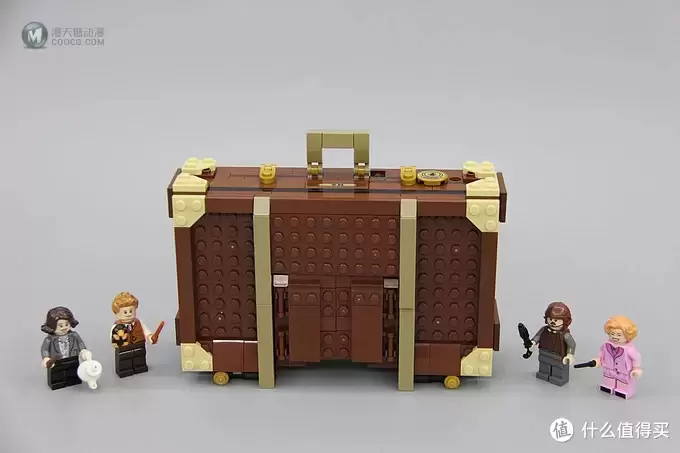 揭盖有惊喜：乐高神奇动物在哪里之纽特的皮箱（LEGO75952）