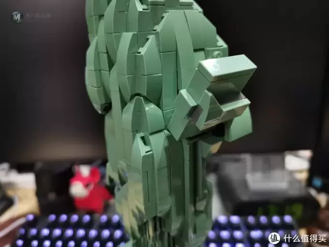 乐高（LEGO）建筑系列—桌面上的自由女神像