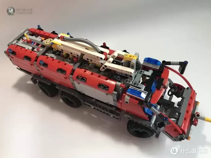 乐高还能这么拼： 复刻 LEGO 乐高 科技 42068 机场消防车