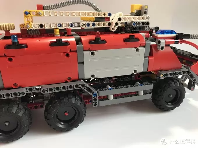 乐高还能这么拼： 复刻 LEGO 乐高 科技 42068 机场消防车