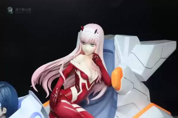 Darling in the FRANXX 零二＆莓