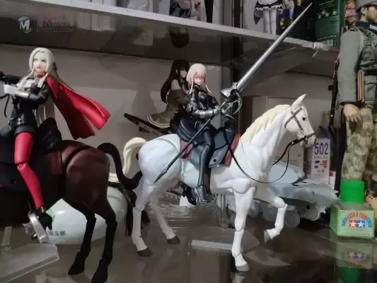 figma#490 马 ver.2 茶色